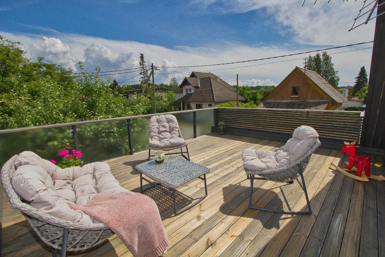 Apartment With Private Garden And Large Balcony Pärnu Extérieur photo