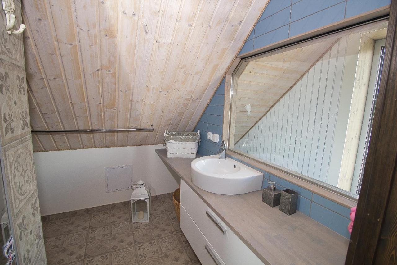 Apartment With Private Garden And Large Balcony Pärnu Extérieur photo
